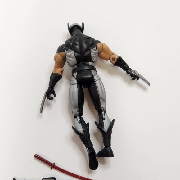 Marvel universe infinite X-FORCE WOLVERINE 3.75 Complete Hasbro 2009 - Picture 4 of 8